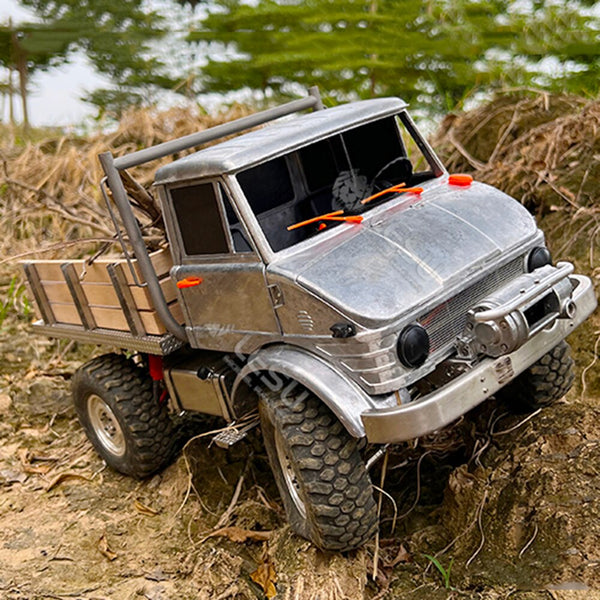 In stock 1 / 10 Unimog 4 × 4 remote control metal climbing car RAVE-UM406 off-road light truck toys supporting parts remote control truck toys